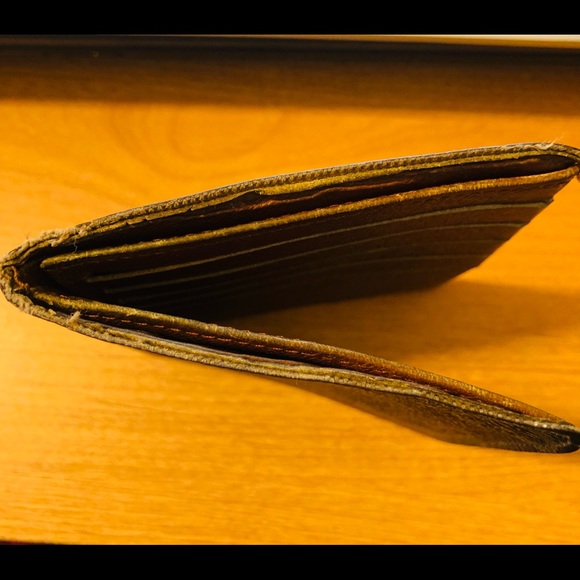 ⭐️⭐️Authentic Vintage Louis Vuitton Bi-Fold Wallet⭐️⭐️ - Picture 4 of 5